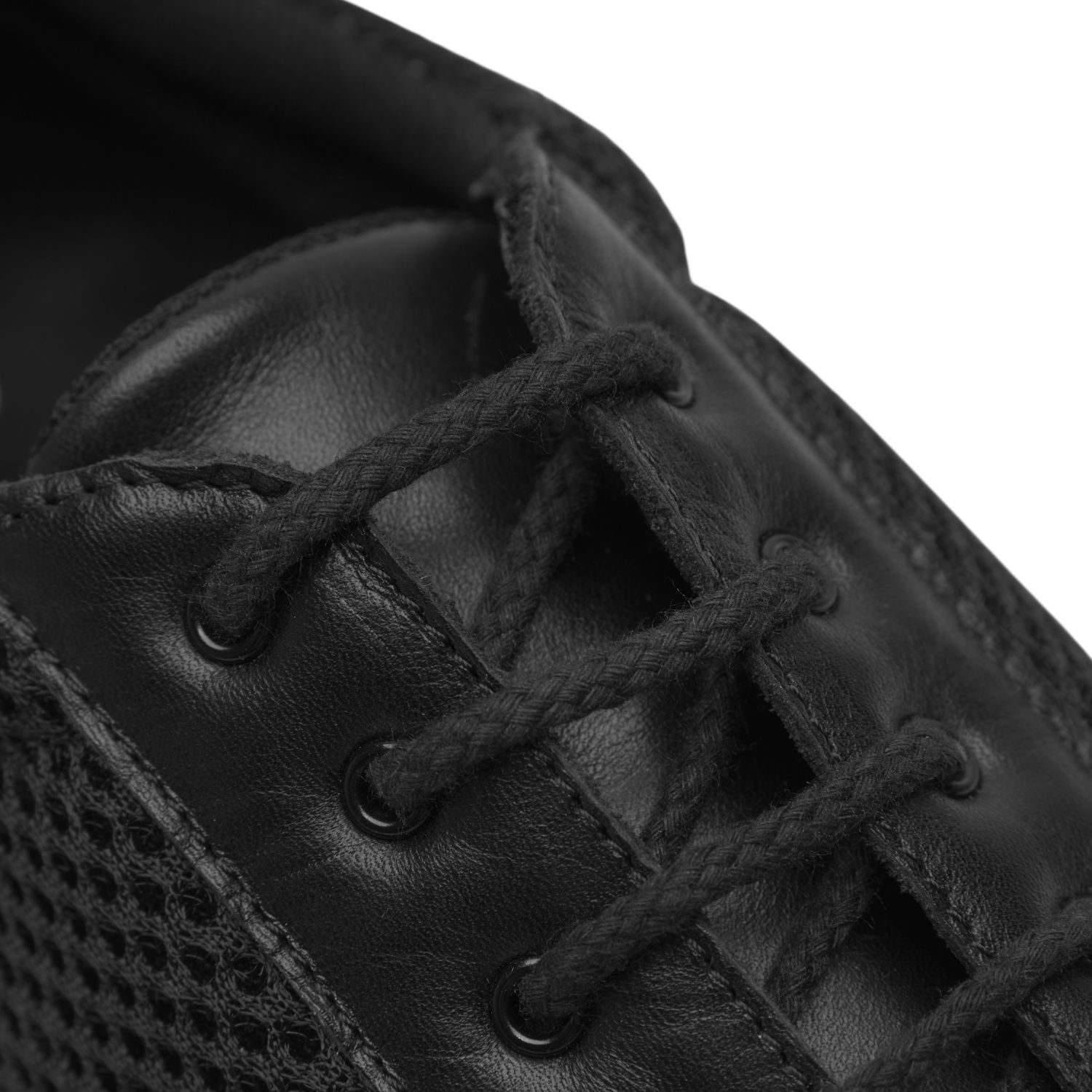 Schwarzer Damen Trainerschuh zum Schnüren mit 2,0cm hohem Absatz